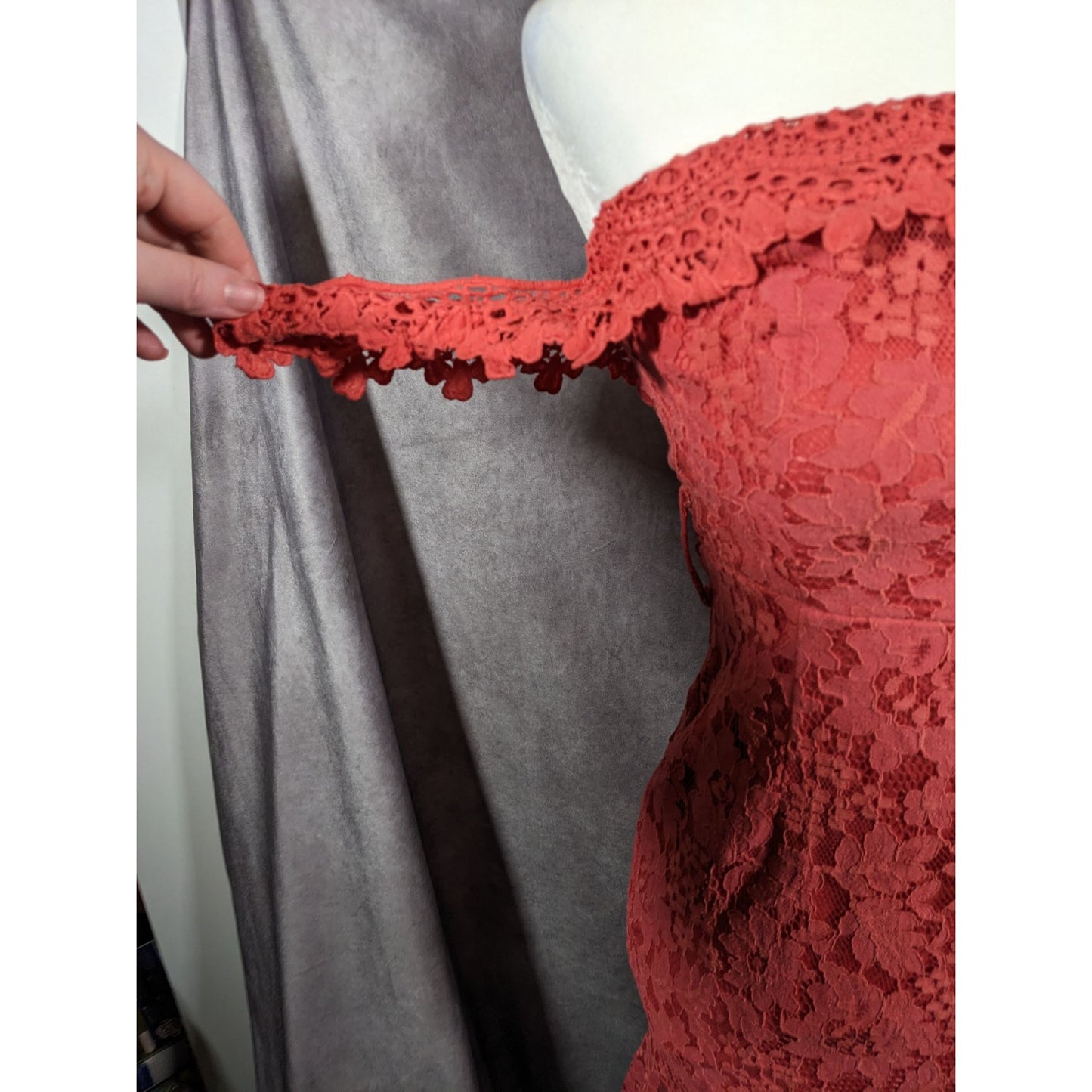 Love Triangle Coral Lace Cold Shoulder Floral Dress Size 10