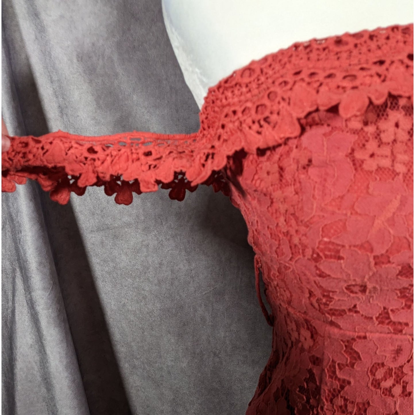 Love Triangle Coral Lace Cold Shoulder Floral Dress Size 10