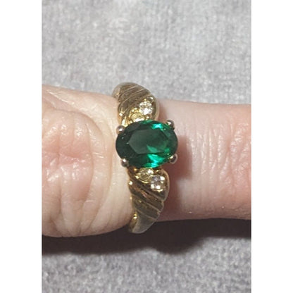 Elegant Mid Century Jewelry Concepts Gold Tone Ring With Green And Clear Stones Size 6 3/4