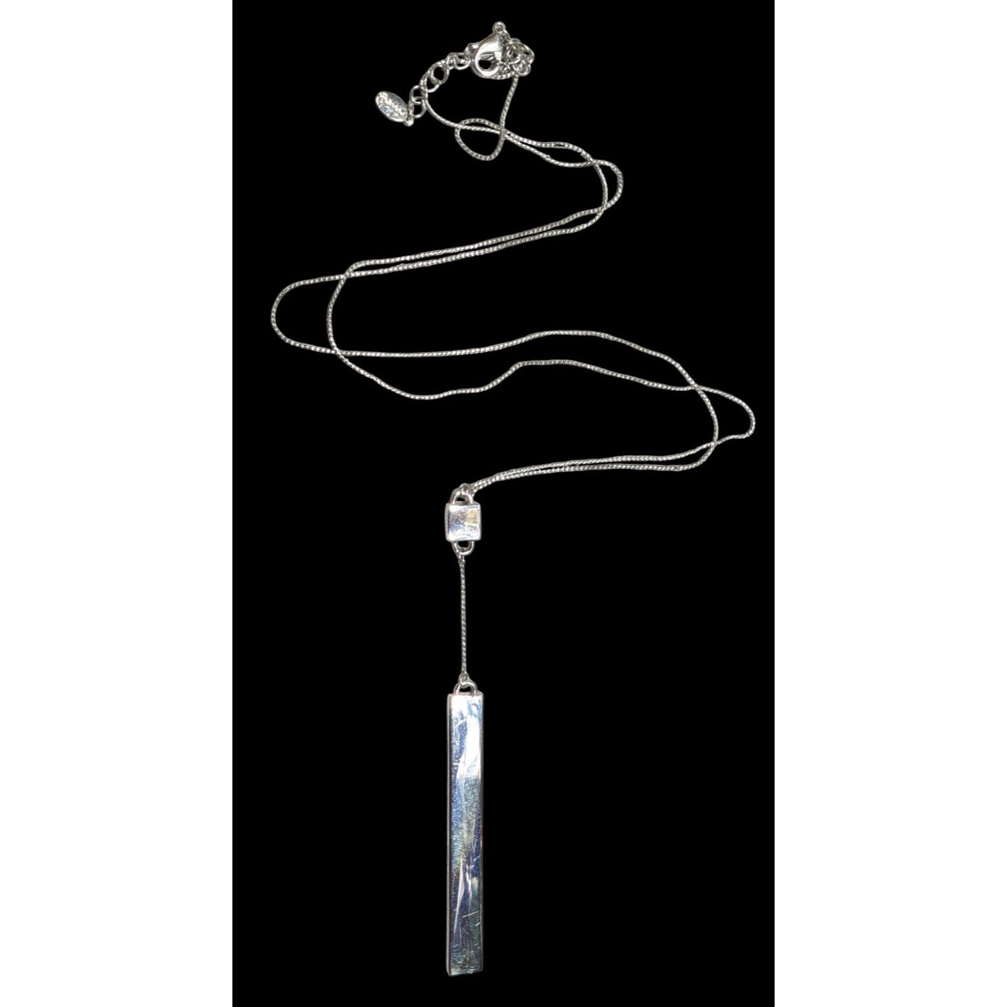 Deroi Modern Rectangular Pillar Silver Tone Necklace
