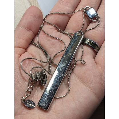Deroi Modern Rectangular Pillar Silver Tone Necklace