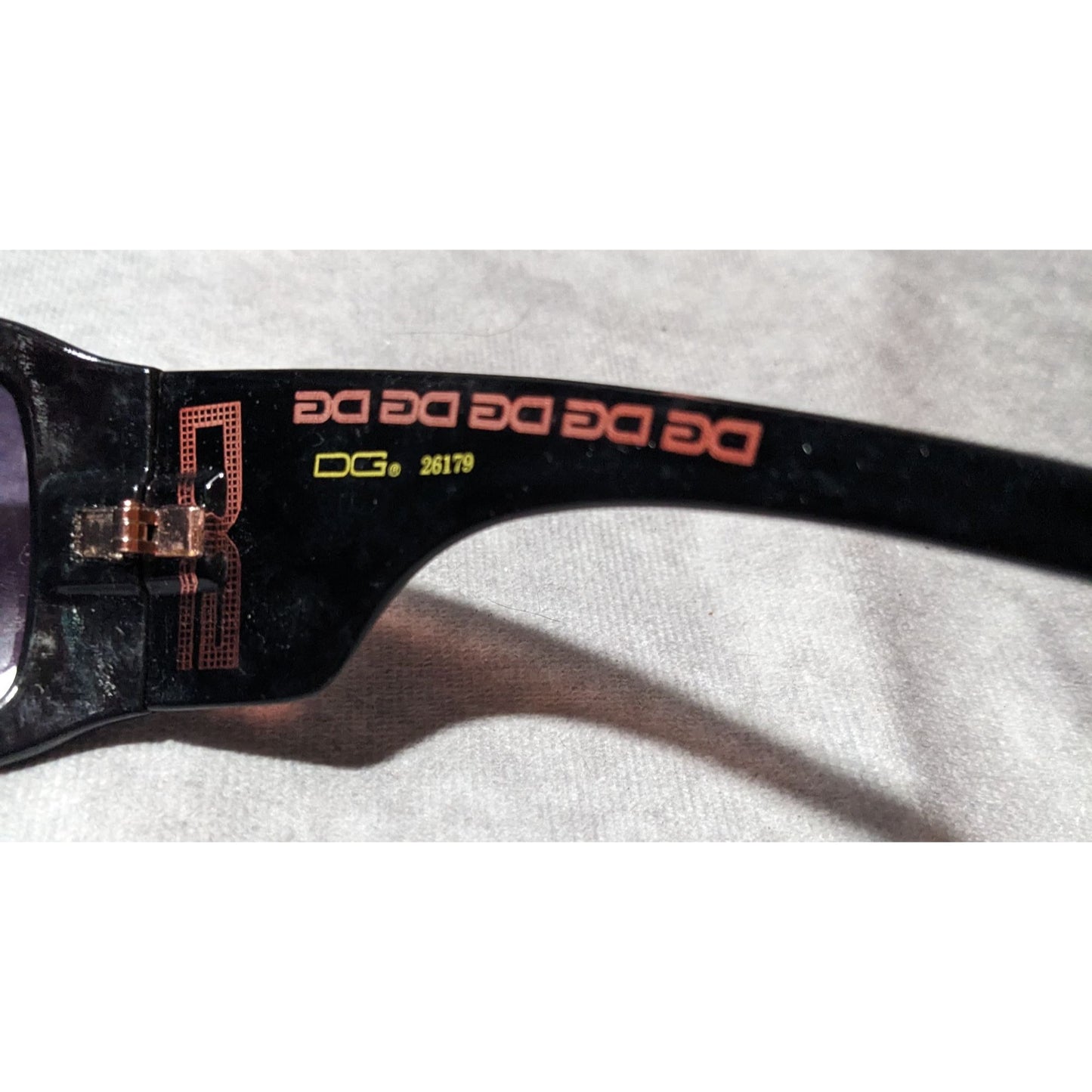 DG Brand Black With Purple Gradient Lens Sunglasses