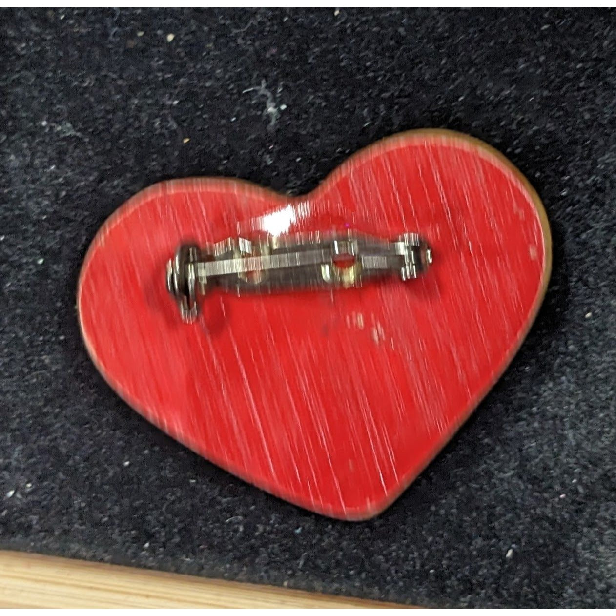 Vintage Rustic Wood-Look Floral Heart Brooch