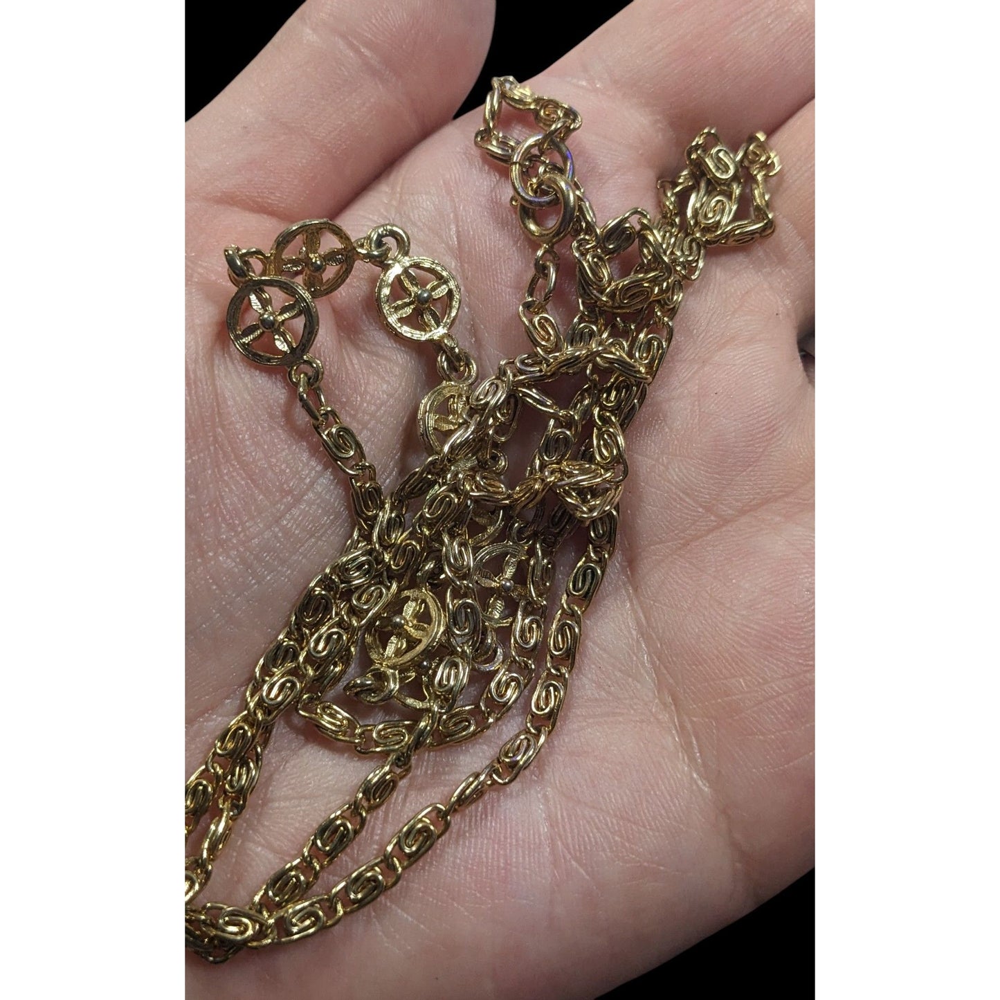 Classic Snail Chain Gold Tone With Floral Charm Accents