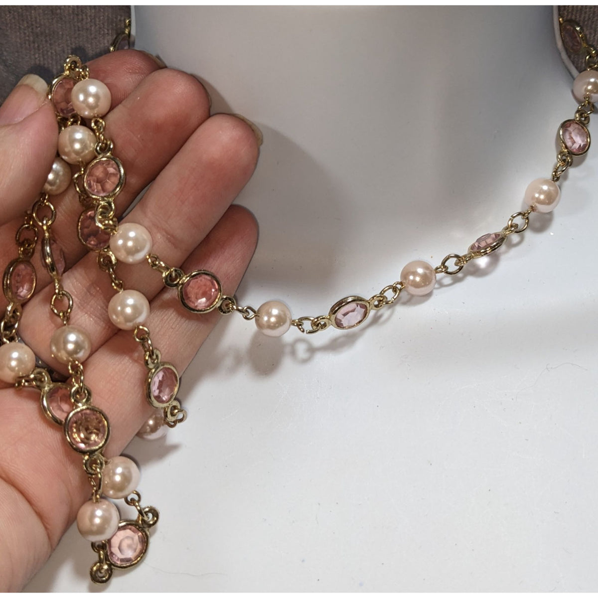 Romantic Gold Tone Pink Acrylic Gem Faux Pearl Necklace 30 Inch