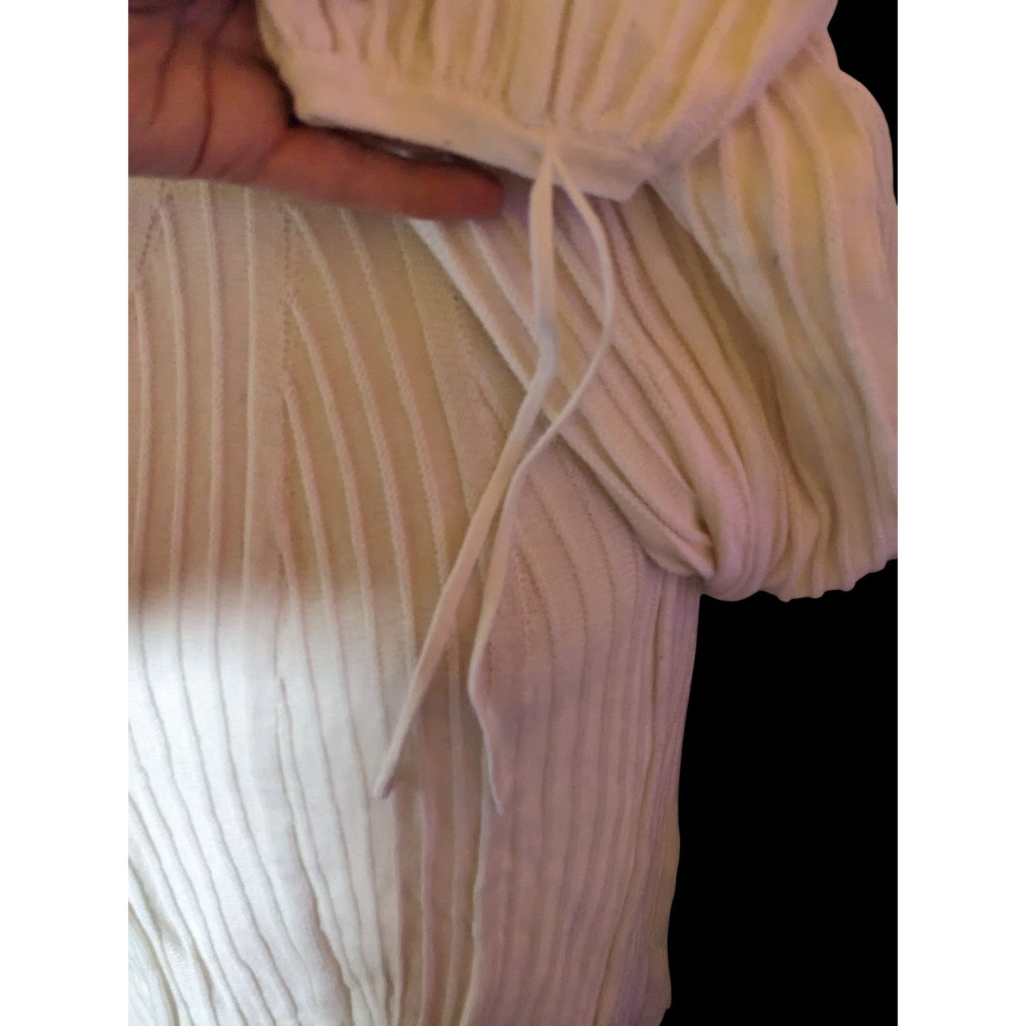 Chicos Preppy White Ribbed Turtleneck With Ruffle Accent