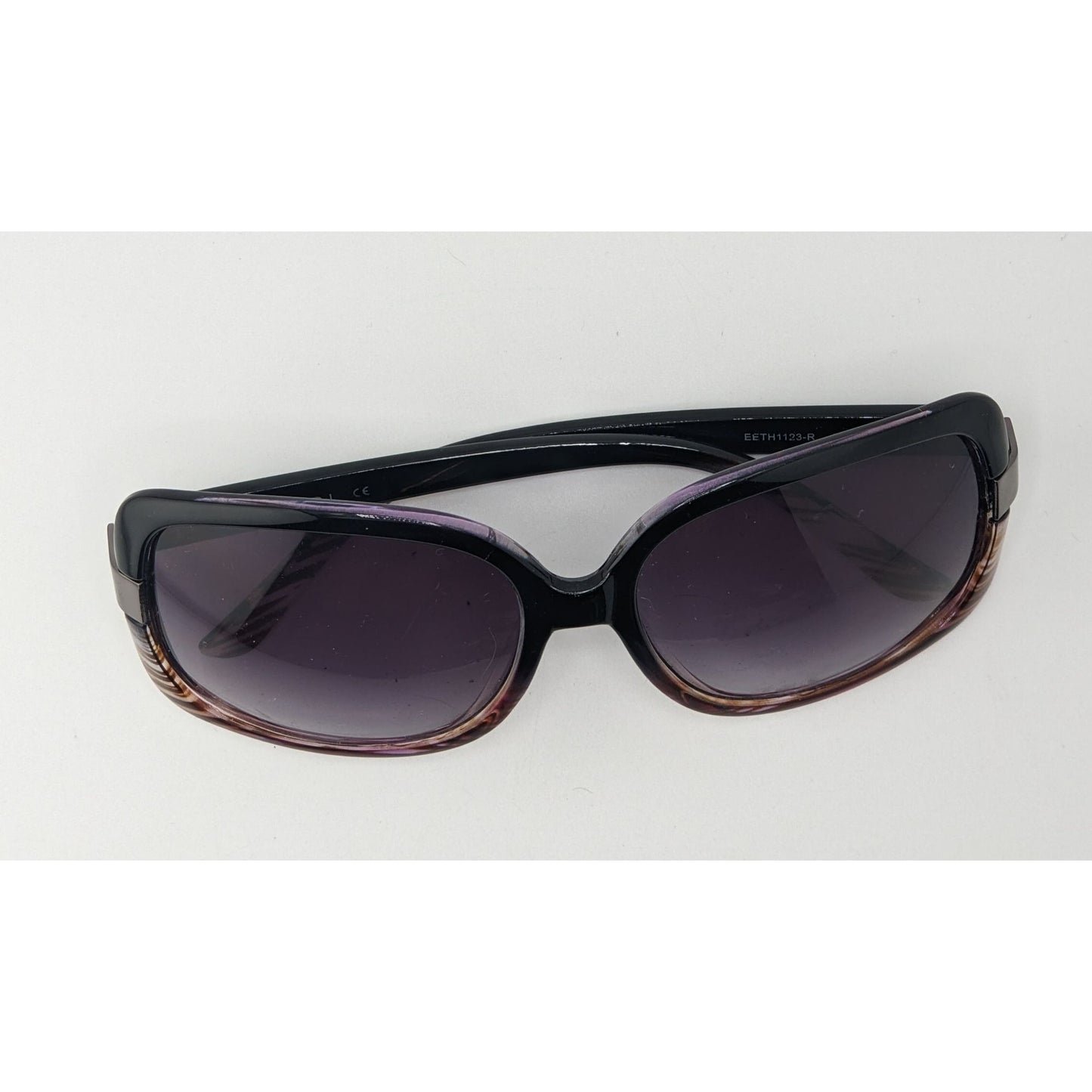 Tahari Black & Brown Gradient Sunglasses TH124
