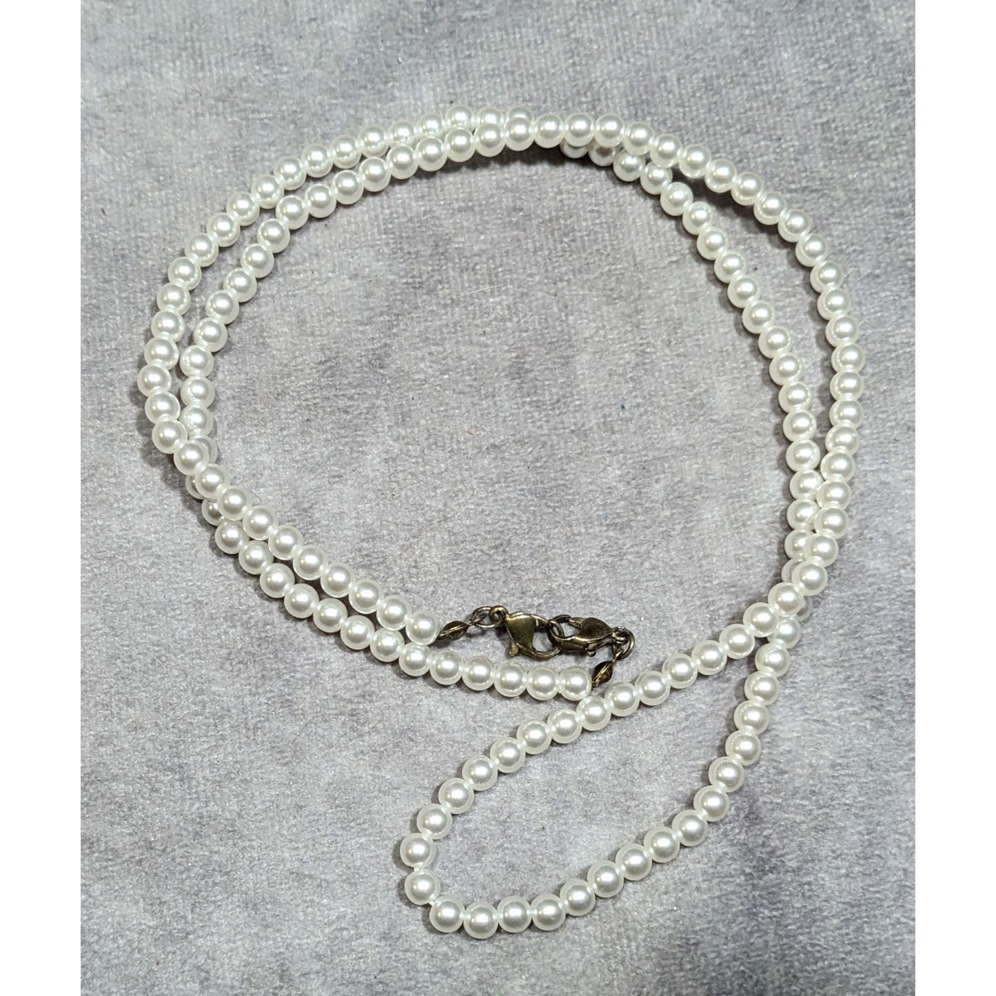 Simple Elegant White Faux Pearl Beaded Necklace