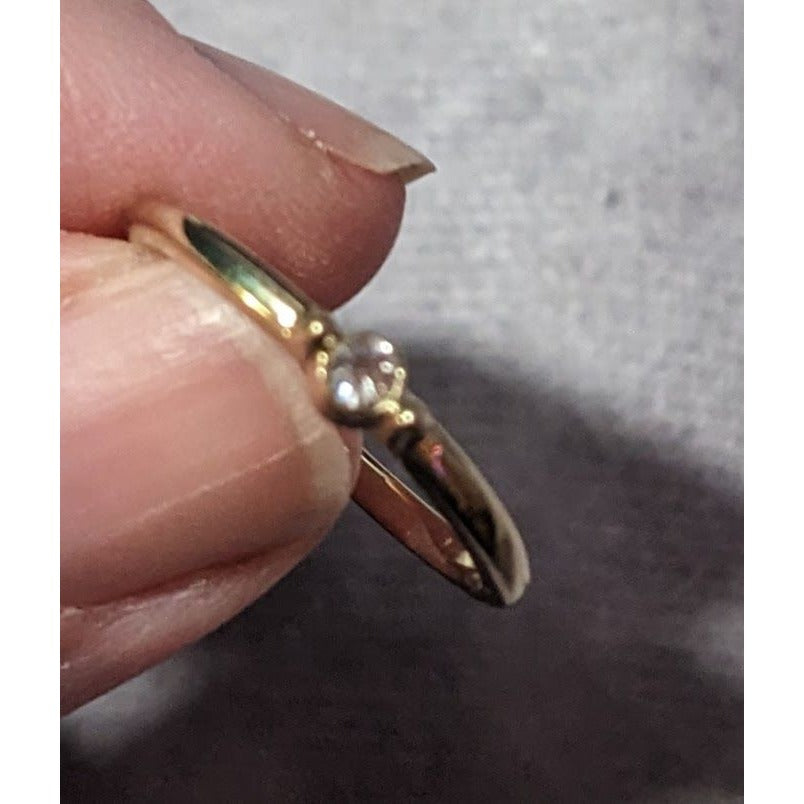 Minimalist Gold Tone Clear Single Gemmed Ring Size 6 3/4