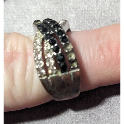 Black And Silver Quadruple Line Crisscross Rhinestone Ring Size 7