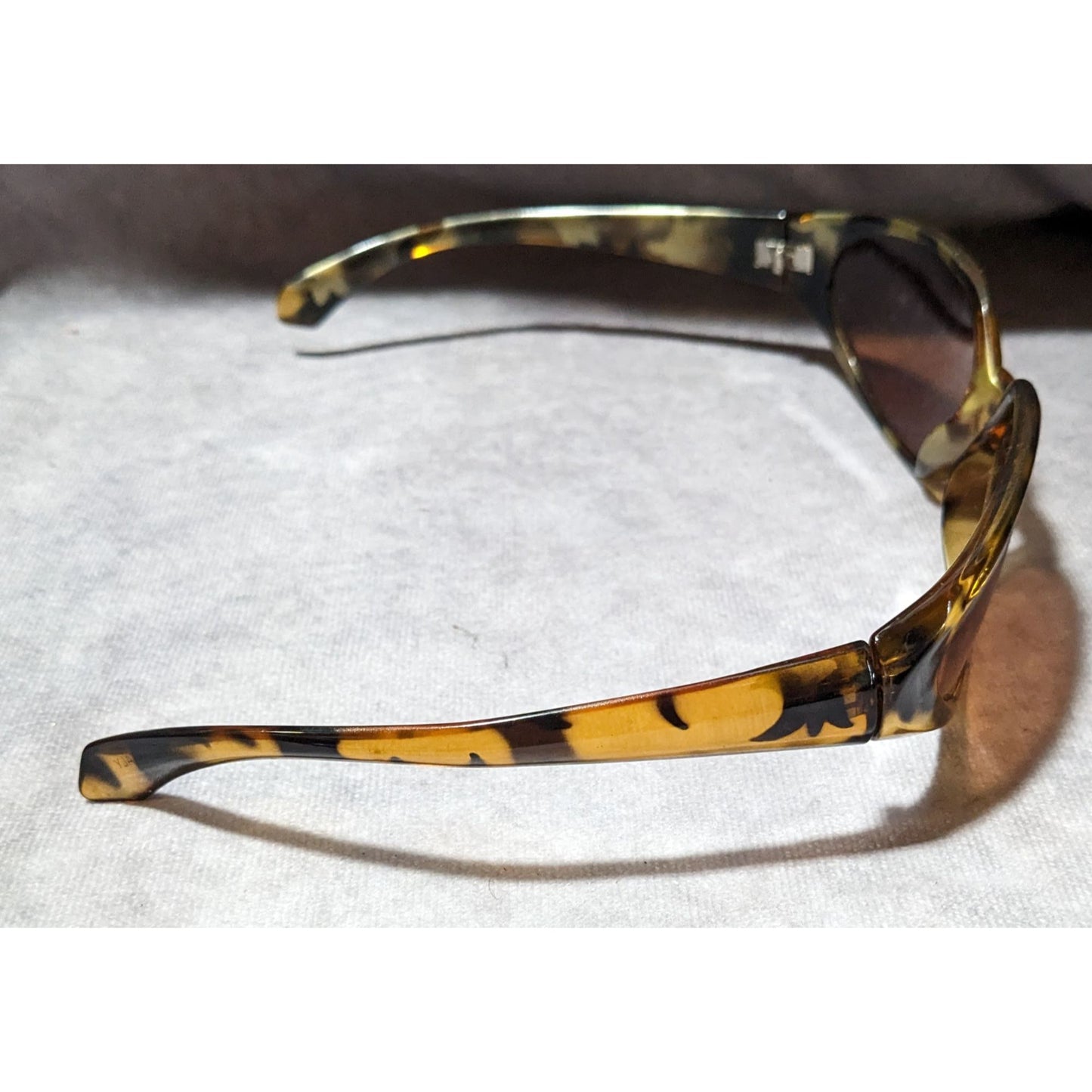 Revlon Retro Brown And Gold Tortoise Sunglasses