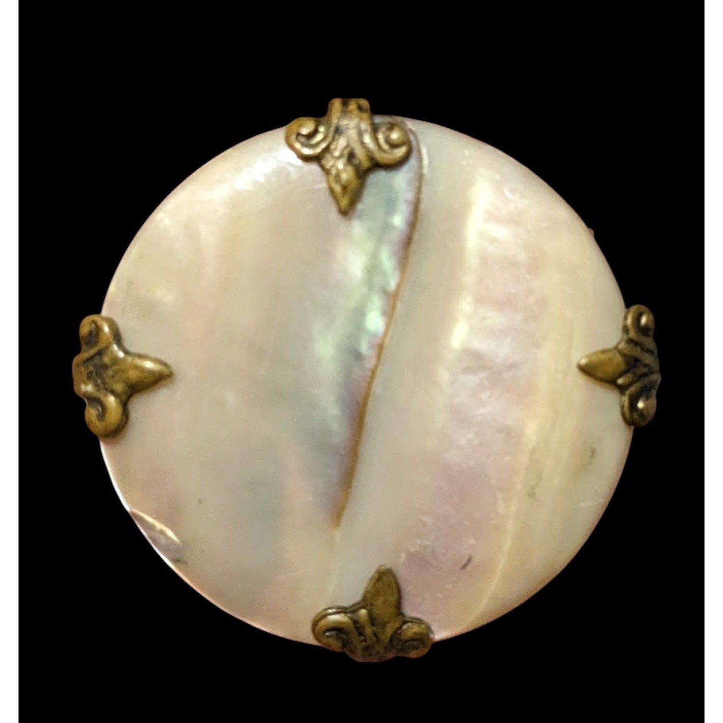 Vintage 60s Mother Of Pearl Gold Tone Round BRooch