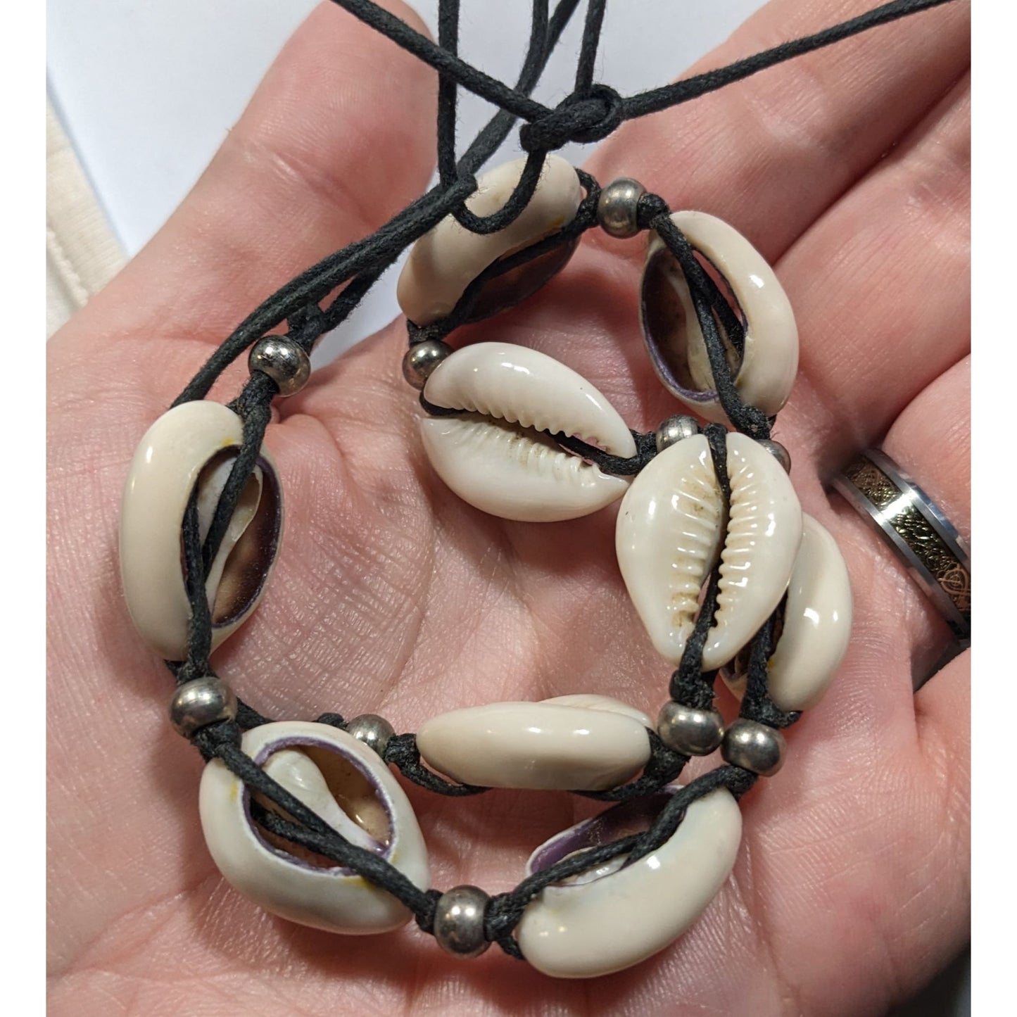Vintage 90s Beachy Puka Shell Tie On Necklace With Silver Tone Accent Beads