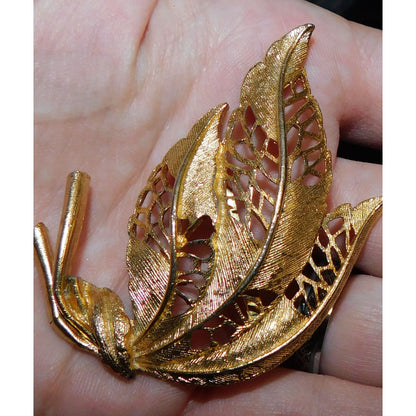 Vintage Gold Tone Brushed Fall Leaf Brooch