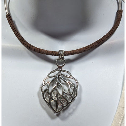 C1946 Caged Crystal Pendant Collar Necklace With Silver Tone Leaf Cage