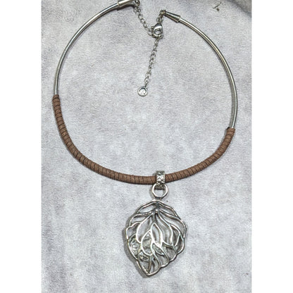 C1946 Caged Crystal Pendant Collar Necklace With Silver Tone Leaf Cage