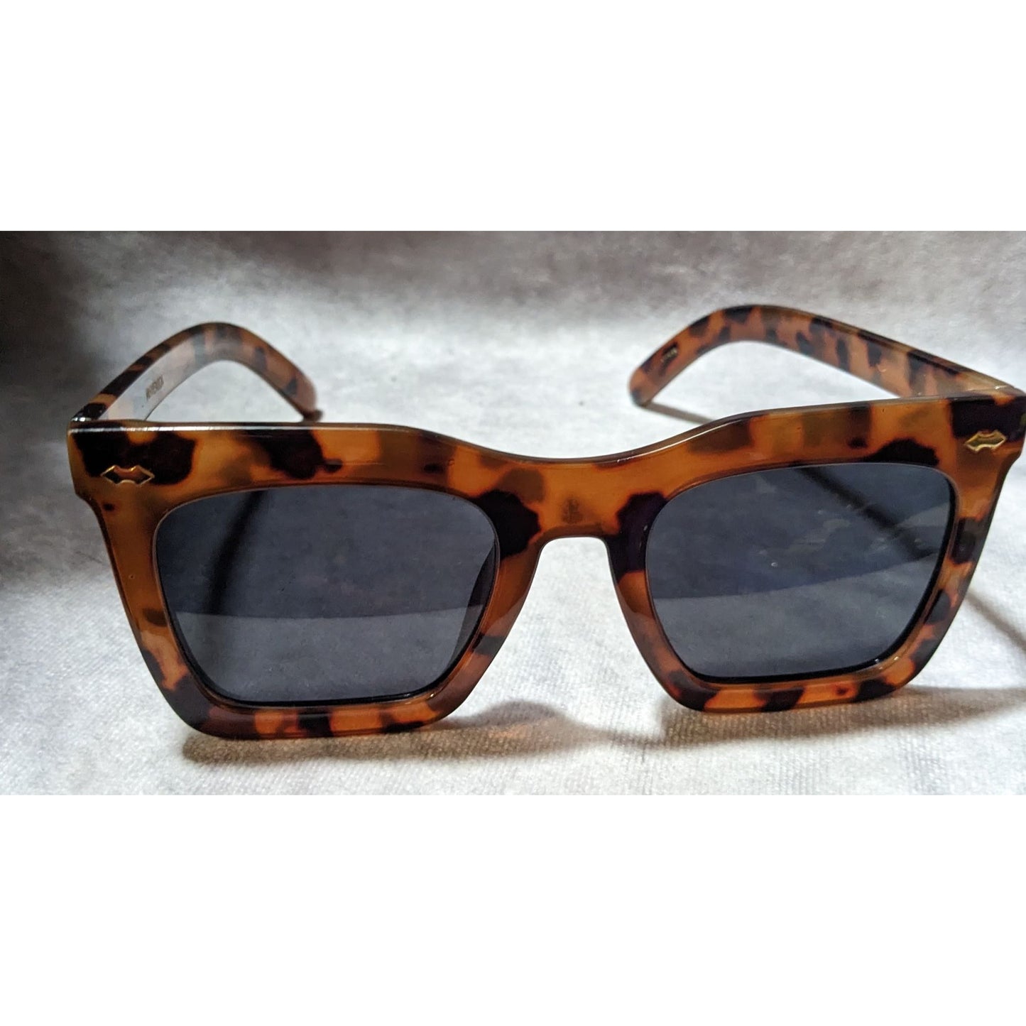 I-Sea Maverick Oversized Chunky Tortoise Sunglasses