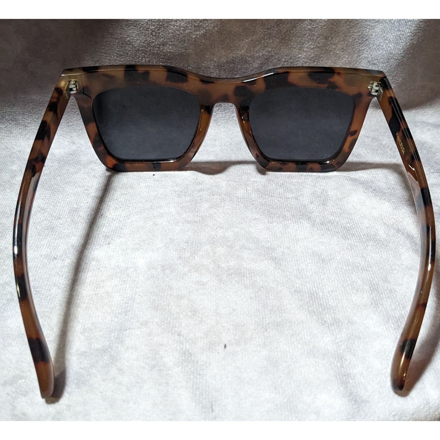 I-Sea Maverick Oversized Chunky Tortoise Sunglasses