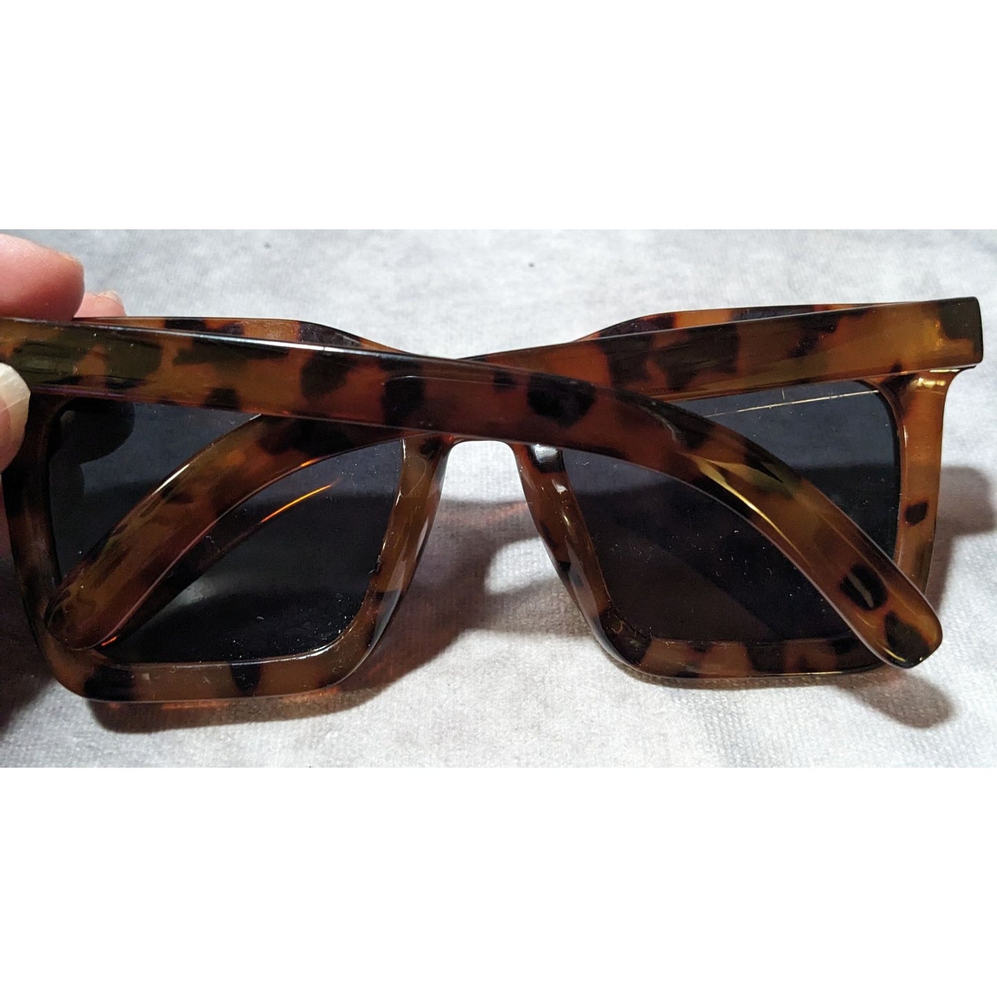 I-Sea Maverick Oversized Chunky Tortoise Sunglasses