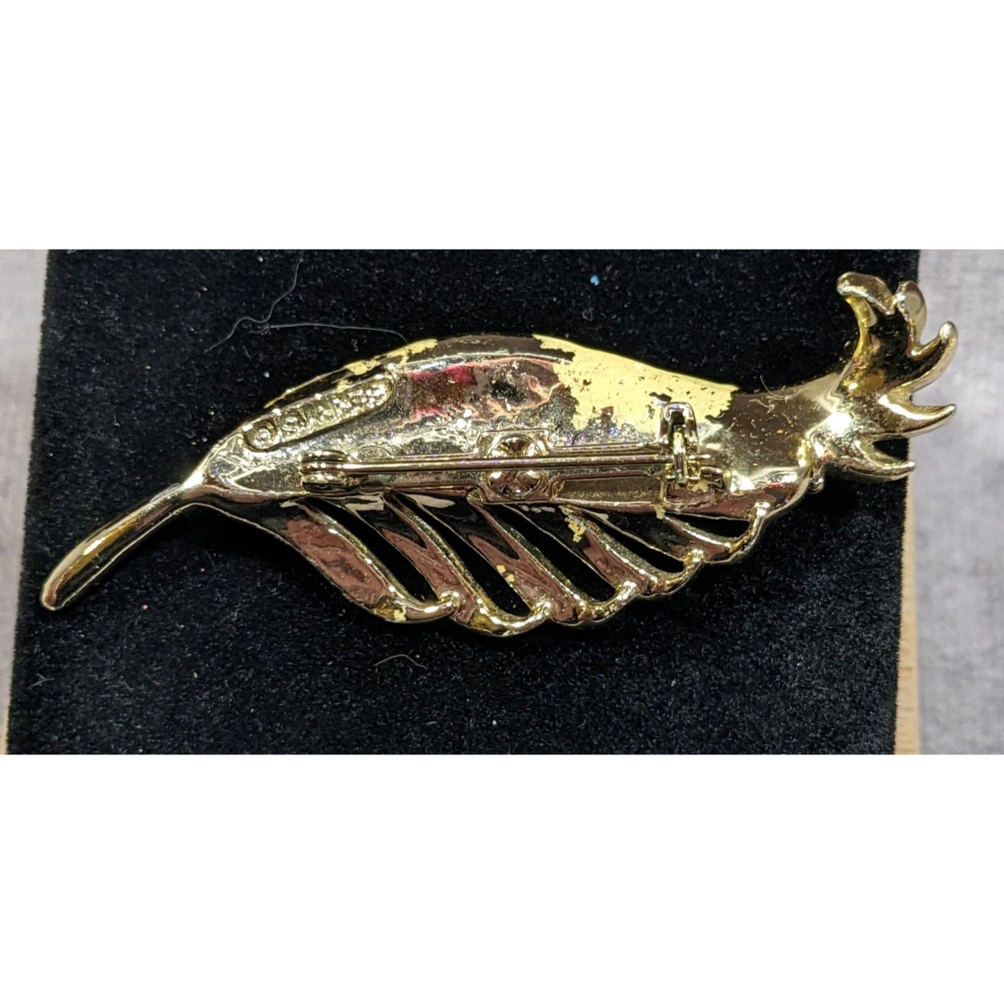 Vintage Gerry's Gold Tone Feather Pin With Cream Enamel