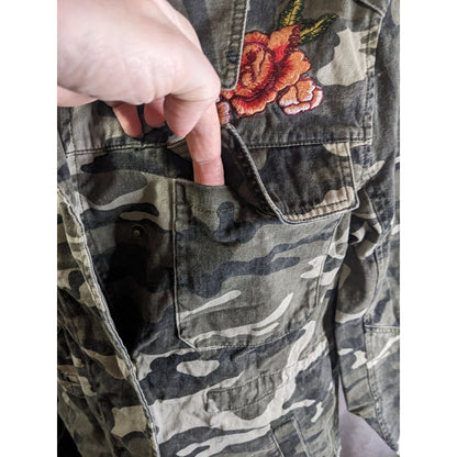 Vintage Atmosphere Camo Jacket With Floral Embroidery Button Front Military Style