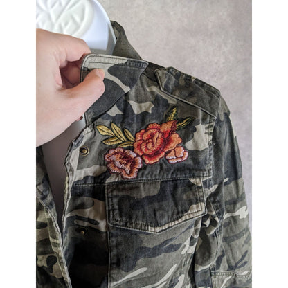 Vintage Atmosphere Camo Jacket With Floral Embroidery Button Front Military Style