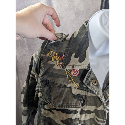 Vintage Atmosphere Camo Jacket With Floral Embroidery Button Front Military Style