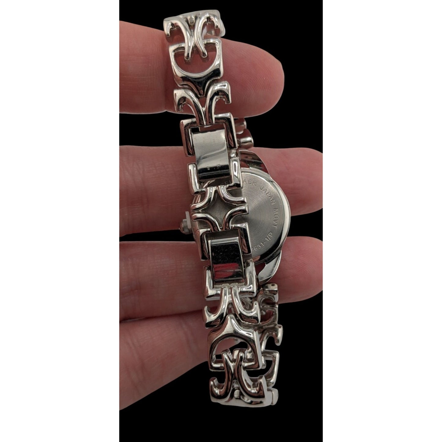 Womens Quartz Watch With Ornate Band & White Face