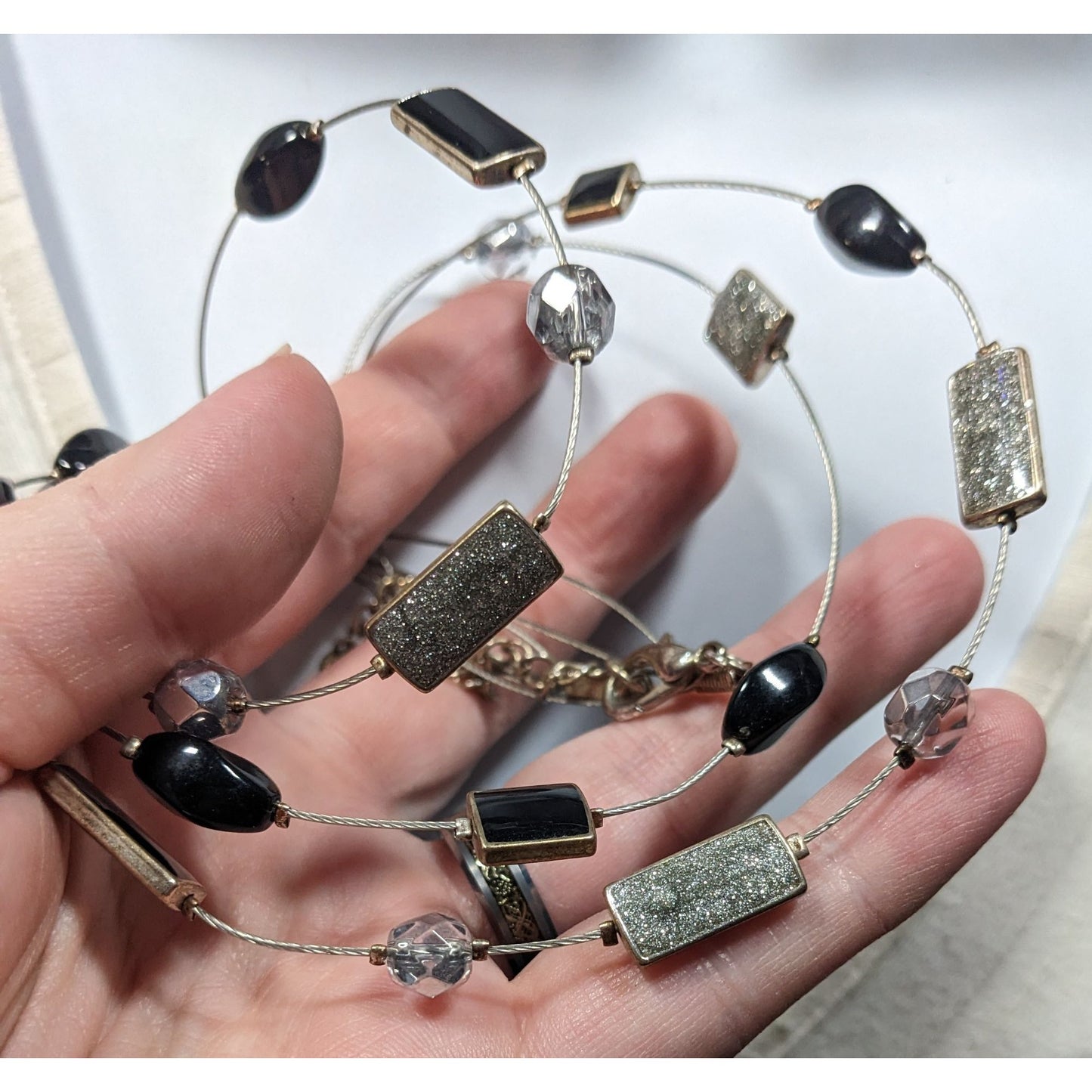 Y2K Layered Floating Glitter Necklace Black And Silver Tone