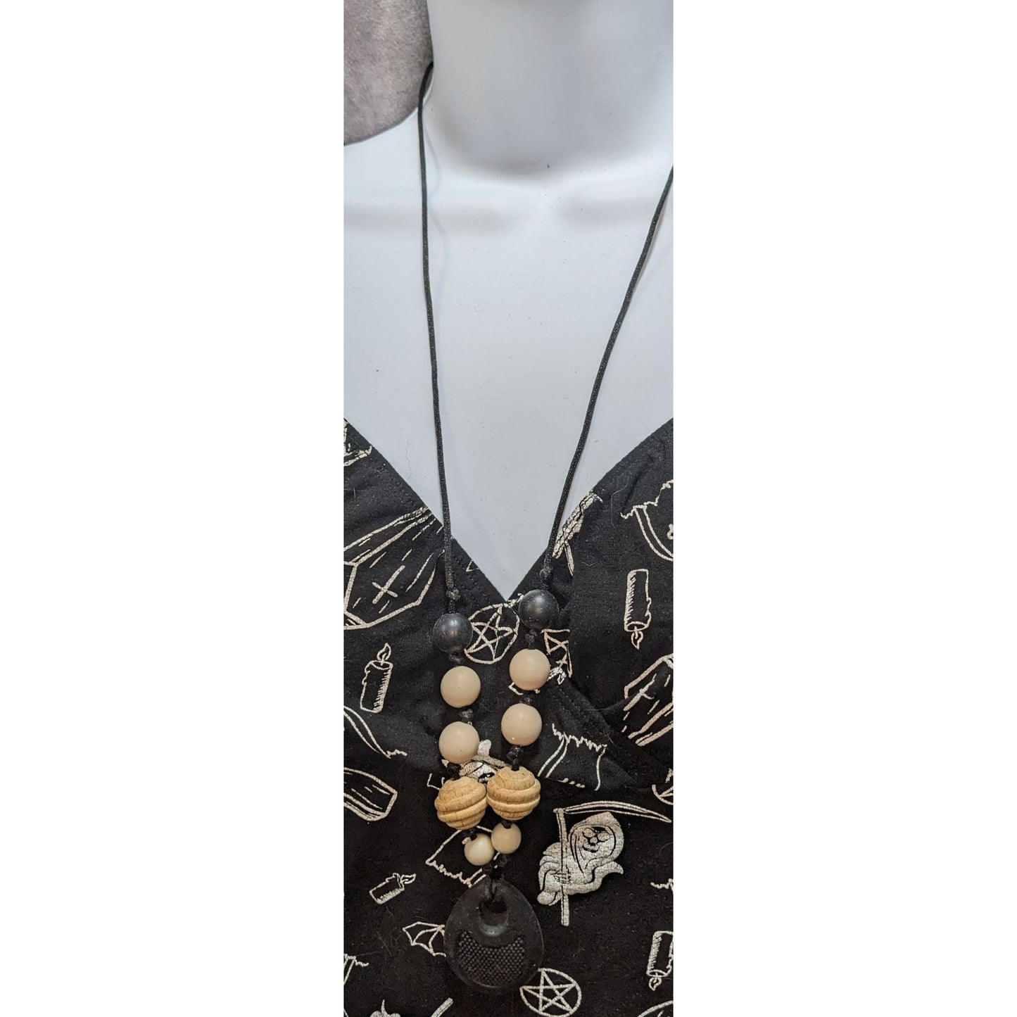 Silicone Fidget Necklace With Black Rope & Wooden-Like Accent Beads