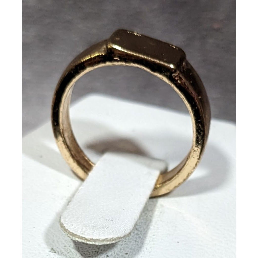 Unique Gold Tone Flat Rectangle Topped Ring Size 6
