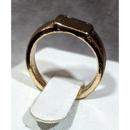 Unique Gold Tone Flat Rectangle Topped Ring Size 6