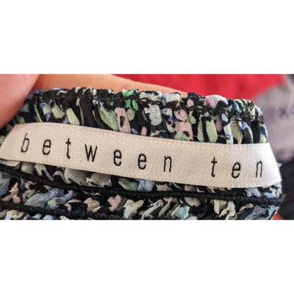 Between Ten Black Floral Jodie Top Size Small