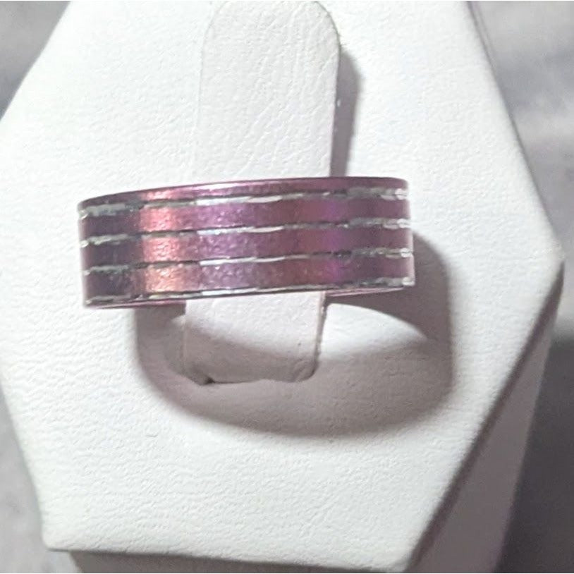 Pink Metal Silver Stripe Etched Fashion Ring Size 8 3/4