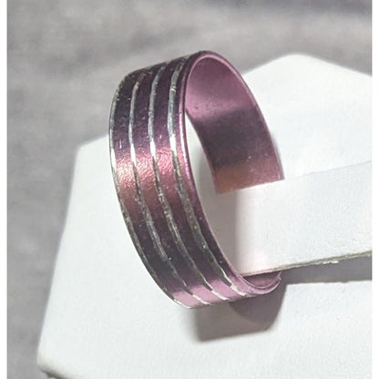 Pink Metal Silver Stripe Etched Fashion Ring Size 8 3/4