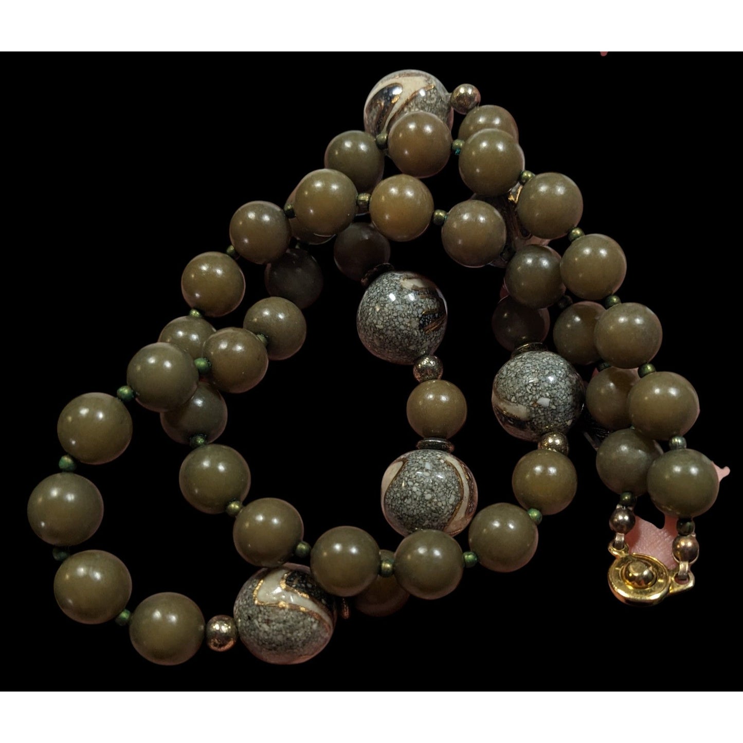 Retro Green And Grey Beaded Necklace With Crushed Stone Accent Beads