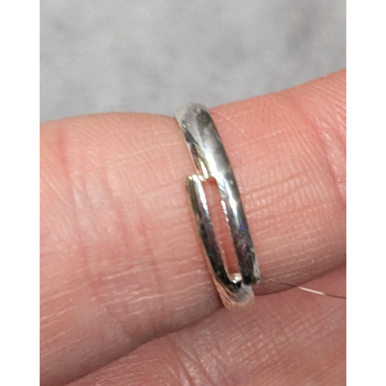 Simple Black Gemmed Silver Tone Ring Adjustable Size 6 1/2