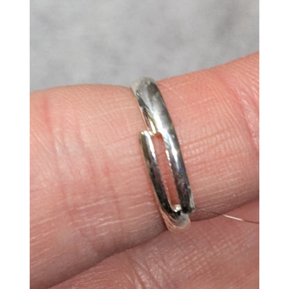 Simple Black Gemmed Silver Tone Ring Adjustable Size 6 1/2