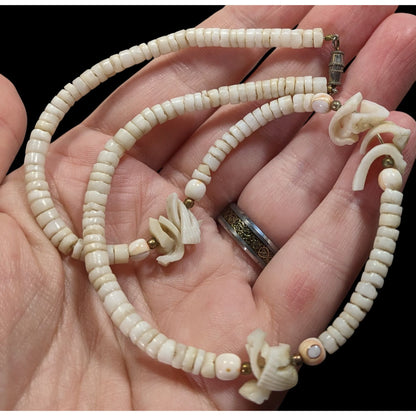 Vintage 90s White Shell Chip Beaded Necklace