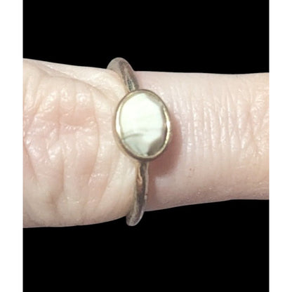 Minimalist Gold And White Faceted Stone Fashion Ring Size 7