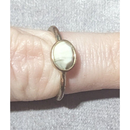 Minimalist Gold And White Faceted Stone Fashion Ring Size 7