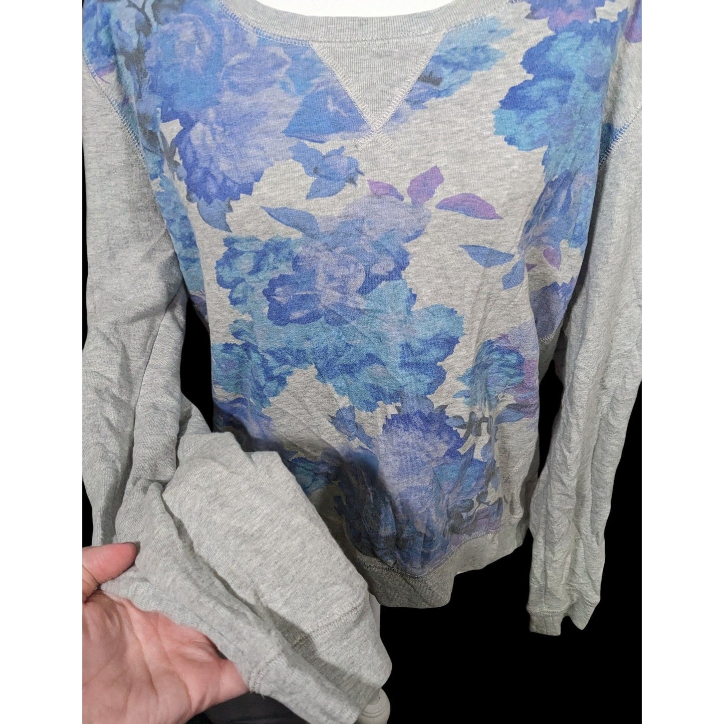 Aeropostale Y2K Grey And Blue Floral Sweatshirt