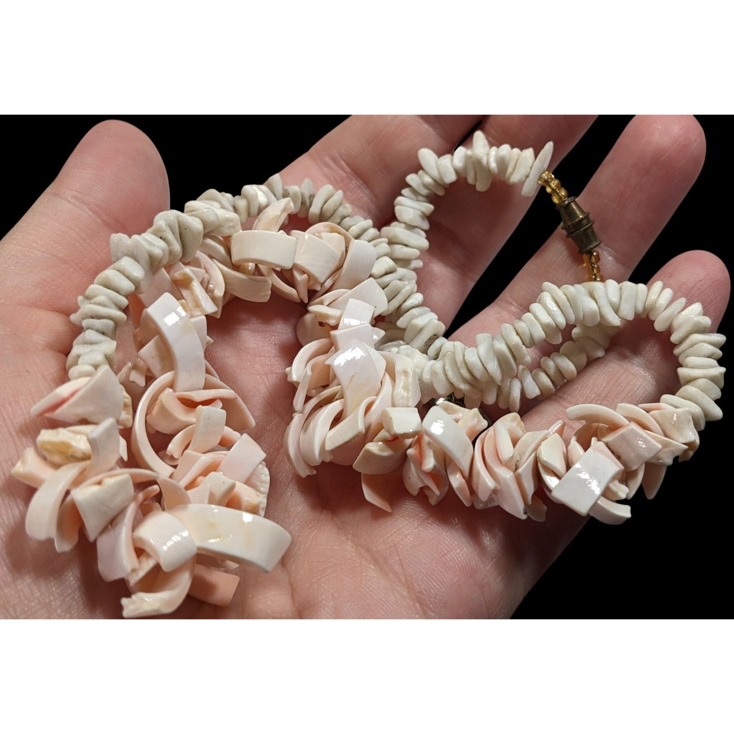 Vintage 70s Beachy Pink And White Shell Chip Beaded Necklace