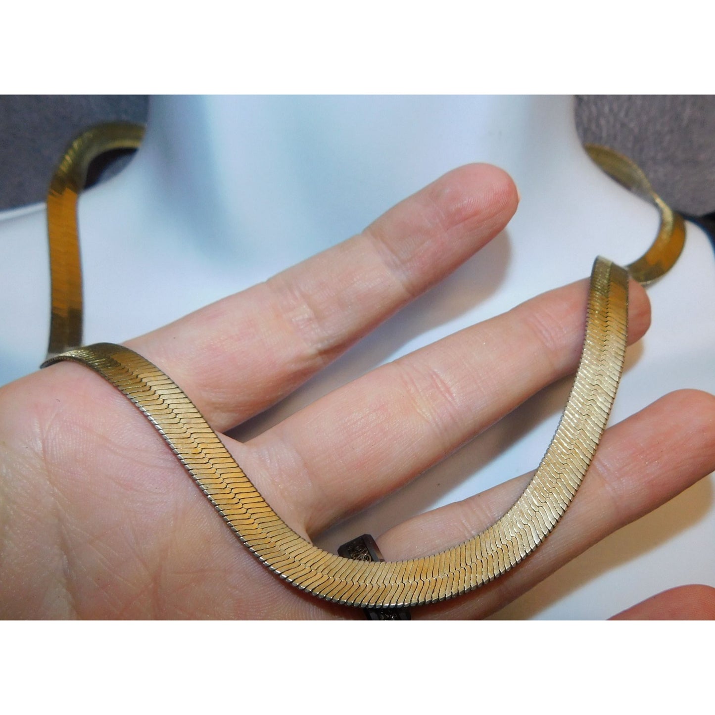 Simple Gold Tone Flat Ribbon Chain Necklace