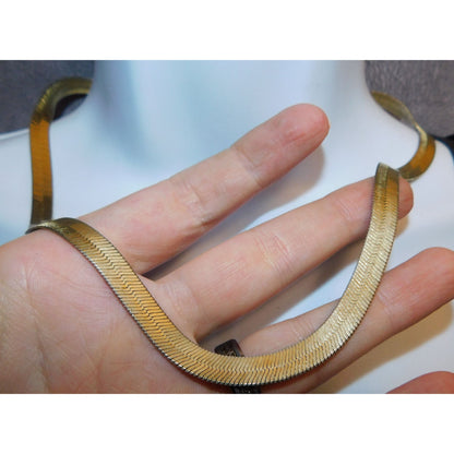 Simple Gold Tone Flat Ribbon Chain Necklace