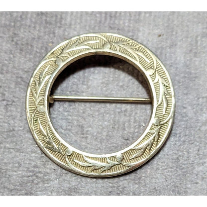 Vintage Gold Tone Wheat Embossed Open Circle Brooch