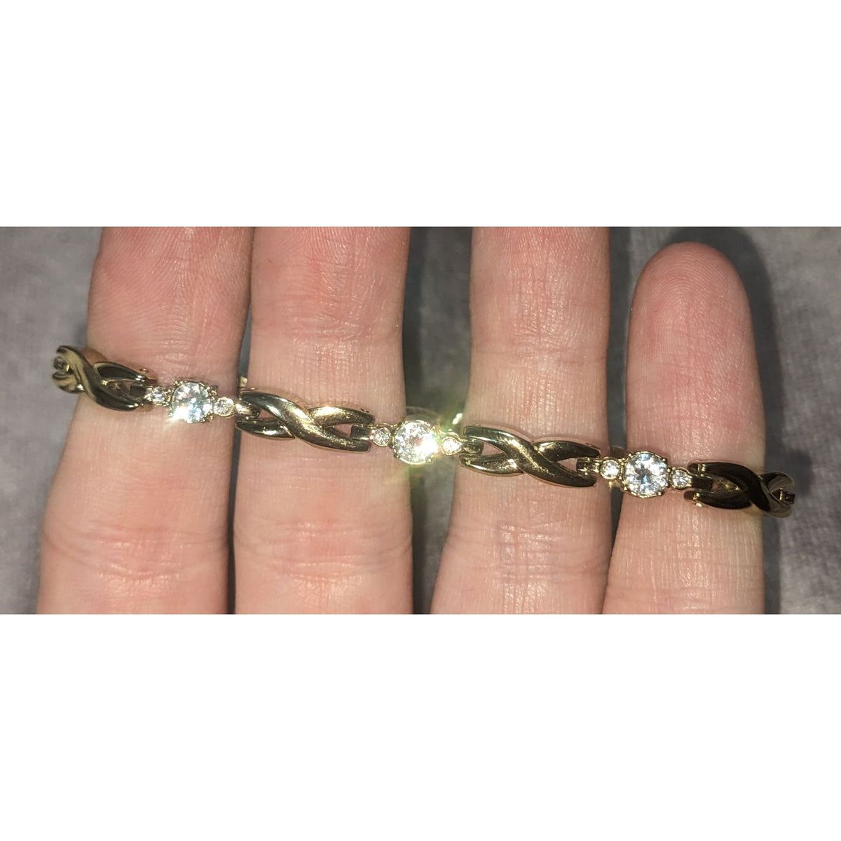 Liz Claiborne Vintage Glam Rhinestone Gold Tone Link Bracelet 6 Inch