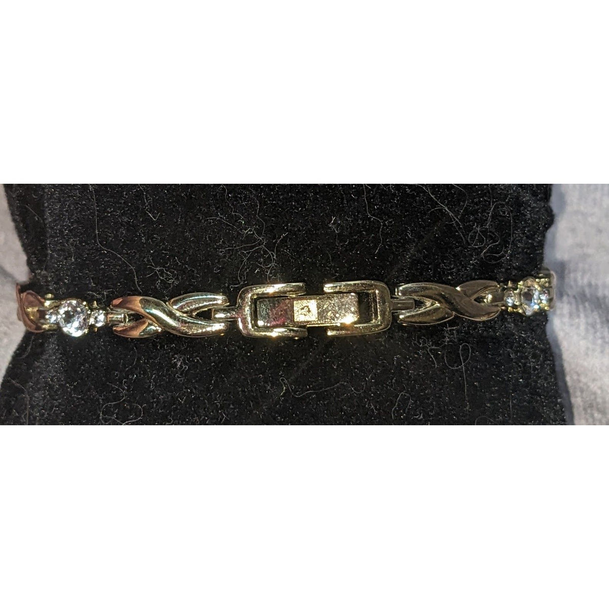 Liz Claiborne Vintage Glam Rhinestone Gold Tone Link Bracelet 6 Inch