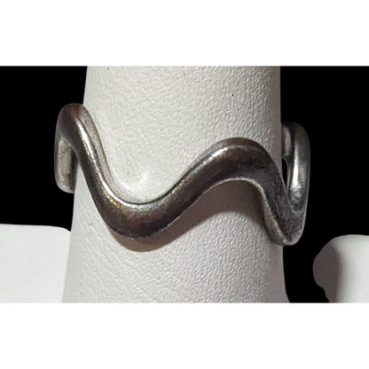 Retro 90s Silver Tone Wiggle Fashion Ring Size 8 1/2