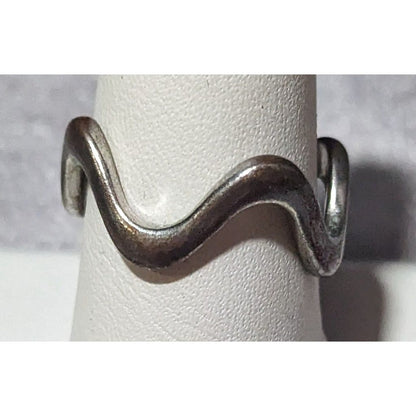 Retro 90s Silver Tone Wiggle Fashion Ring Size 8 1/2